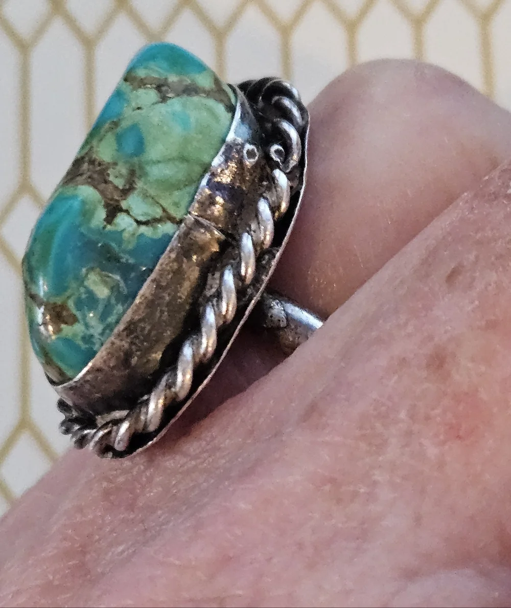 Vintage Navajo Turquoise Sterling Silver Ring - Picture 2 of 6